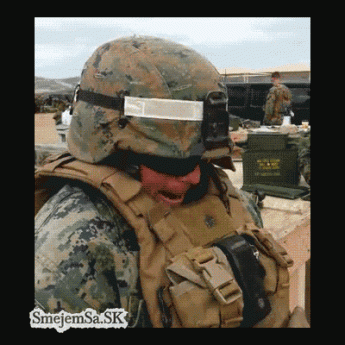 GIF: Vojak – korytnačka